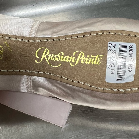 Russian Pointe Shoes Russian Pointe Pink Rubin U Cut Pointe Shoes